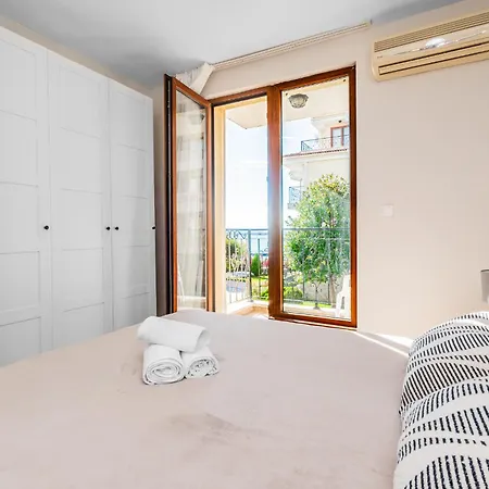 Apartment Royal Bay - *