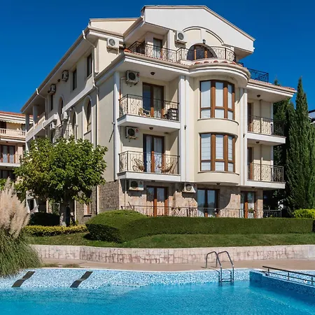 Apartment Royal Bay -