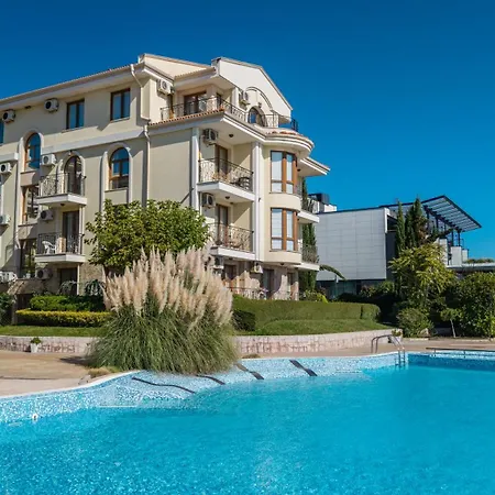 Apartment Royal Bay - *